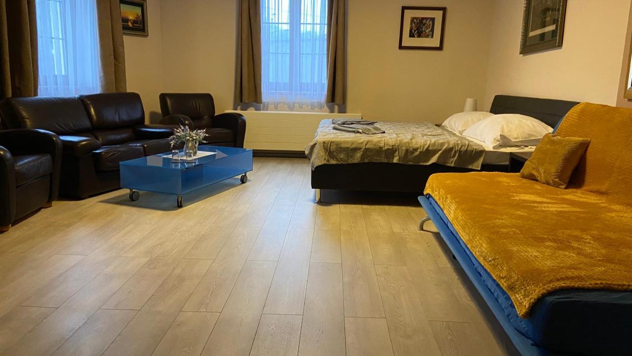 4Rooms Roztoky Екстериор снимка