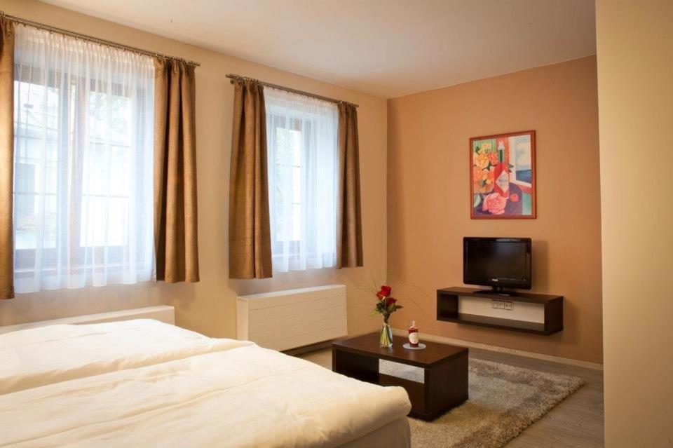 4Rooms Roztoky Екстериор снимка